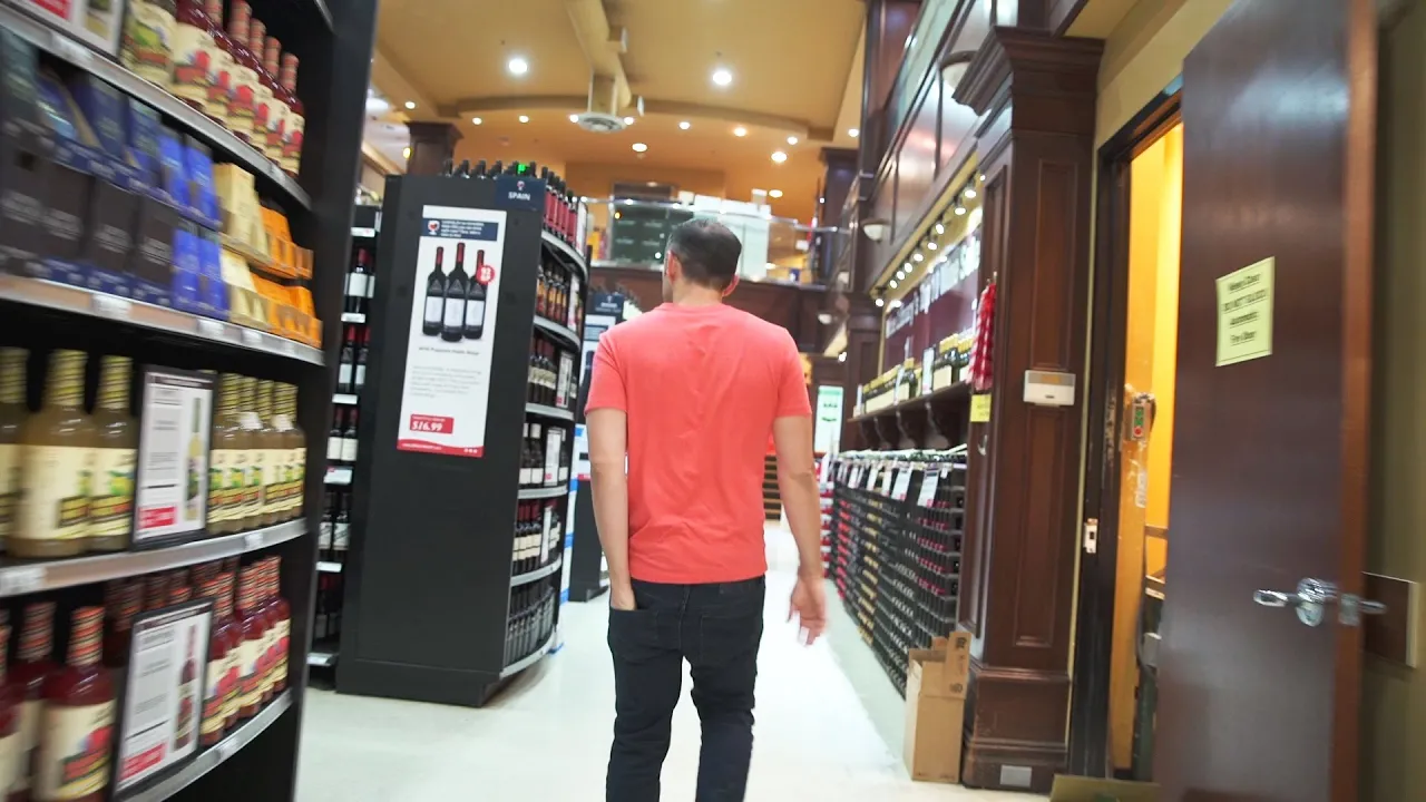 SELLING AND HUSTLING JERSEY STYLE | DailyVee 055