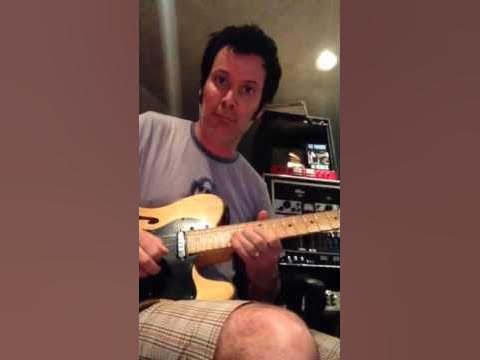 Warren Huart playing a Fender Thinline