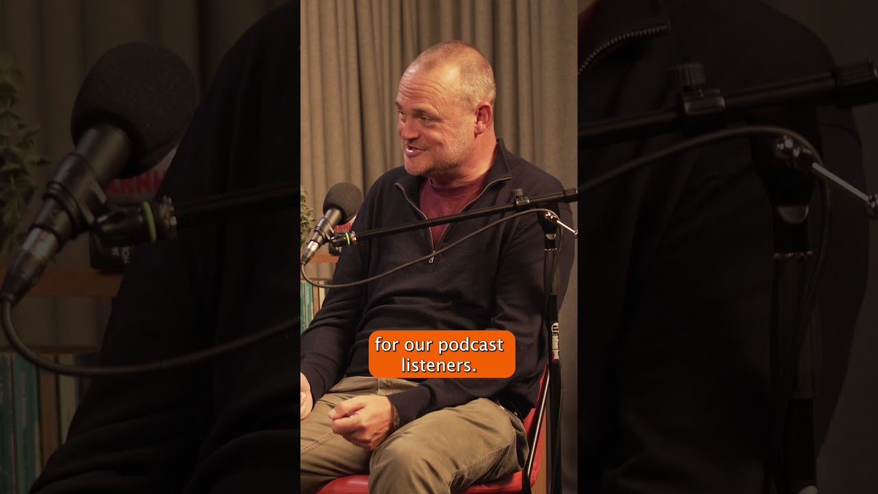 Which books would Al Murray and James Holland recommend for readers interested in World War 2?