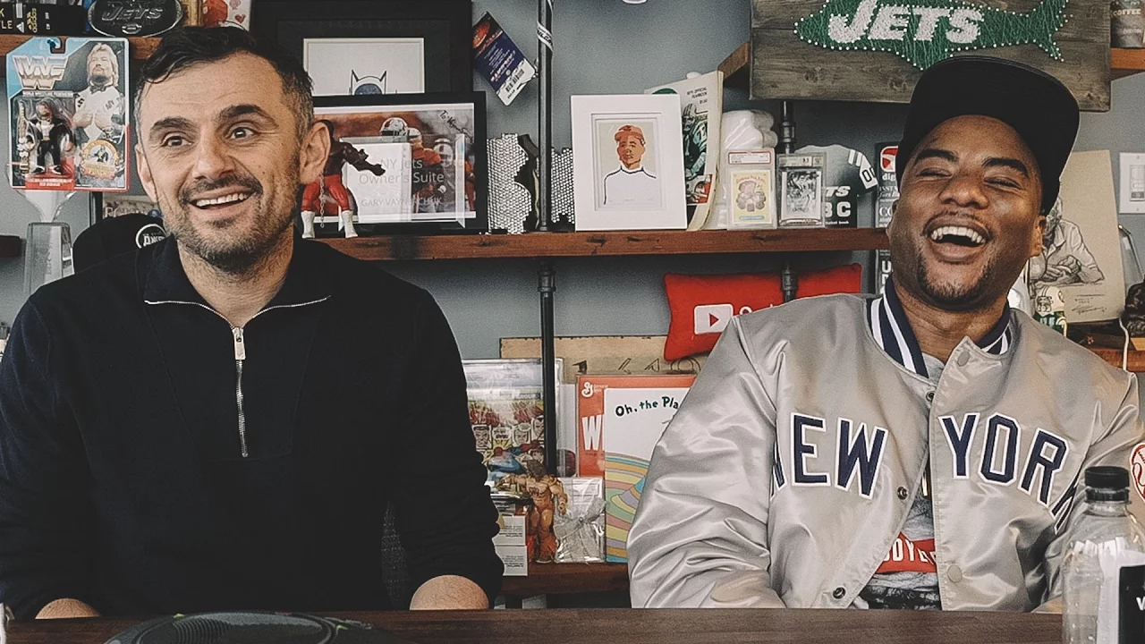 SOCIAL MEDIA IN REAL LIFE | DailyVee 202