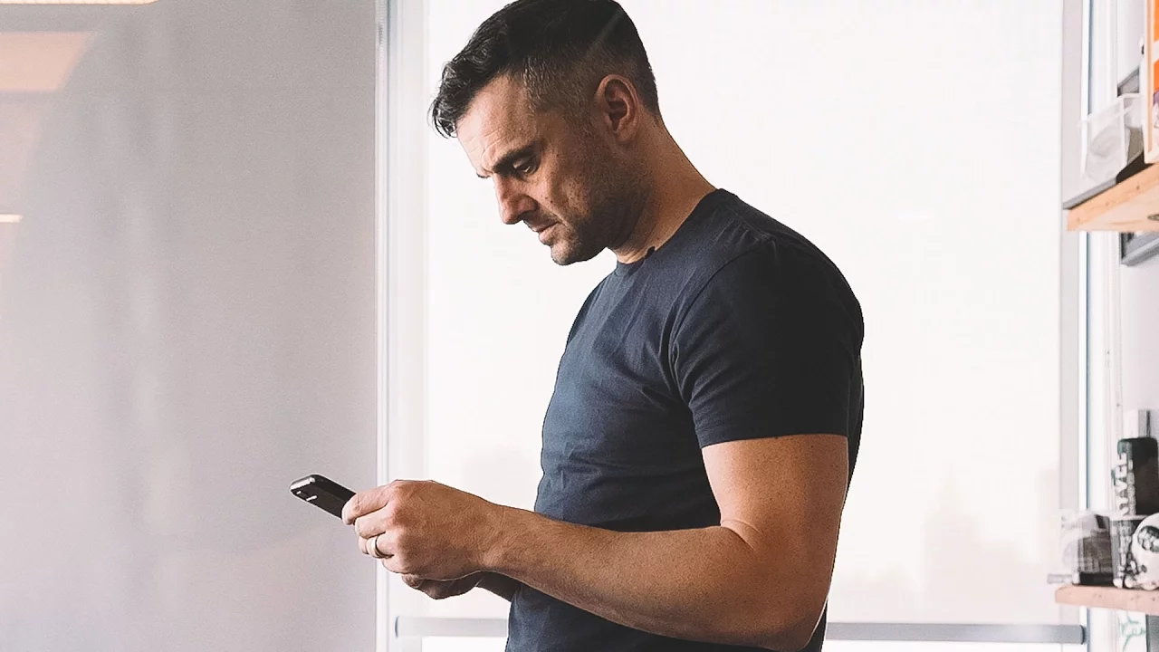 REACTING TO CULTURE | DailyVee 218