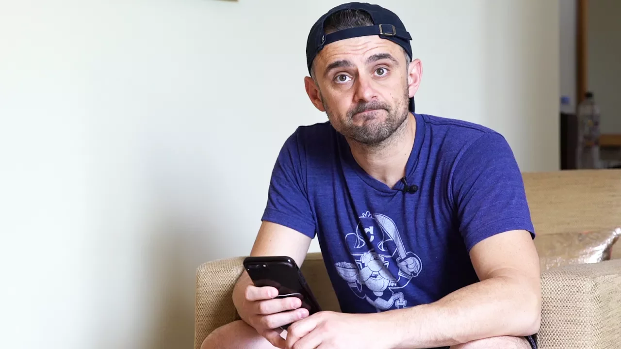 WINE LIBRARY TV MAKING A COMEBACK? | DAILYVEE 256