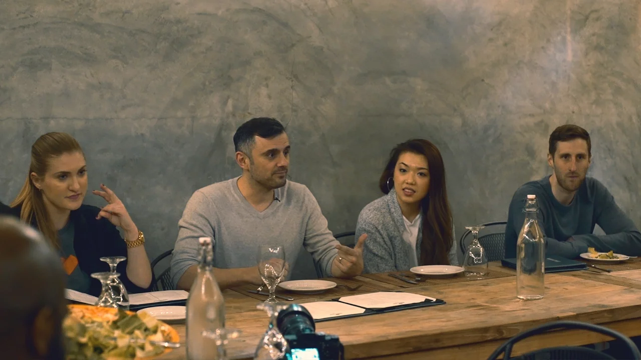 MEDITATION SESSION IN THE MIDDLE OF THE DAY | DailyVee 210