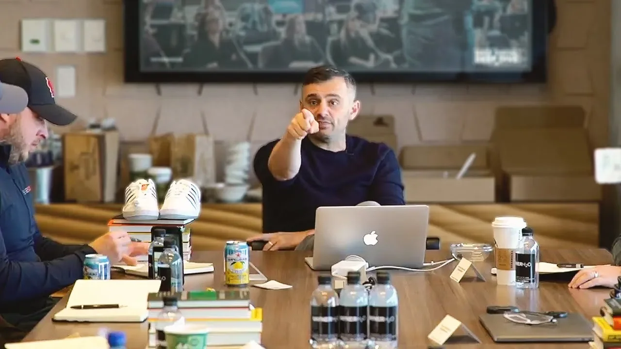 Масштабирование бизнеса через контент-маркетинг: от привлечения клиентов до построения личного бренда