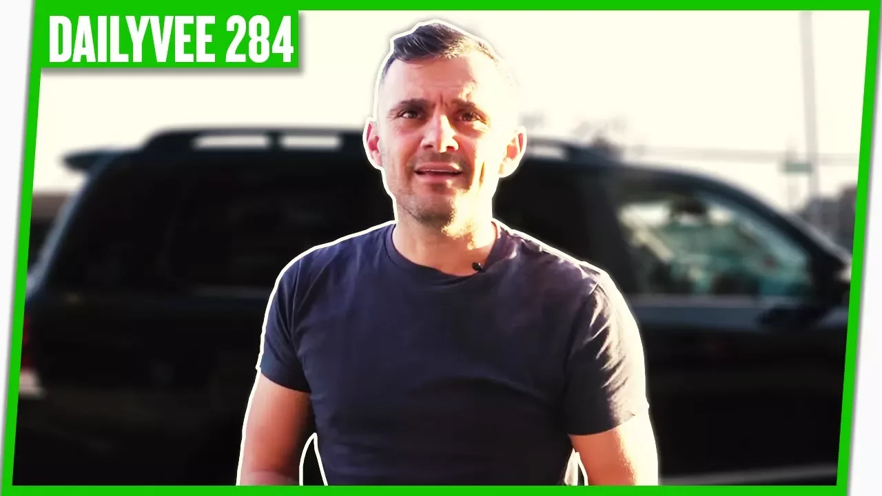I'M NOT GOOD AT MOVING THE PEPPERONI | DAILYVEE 284