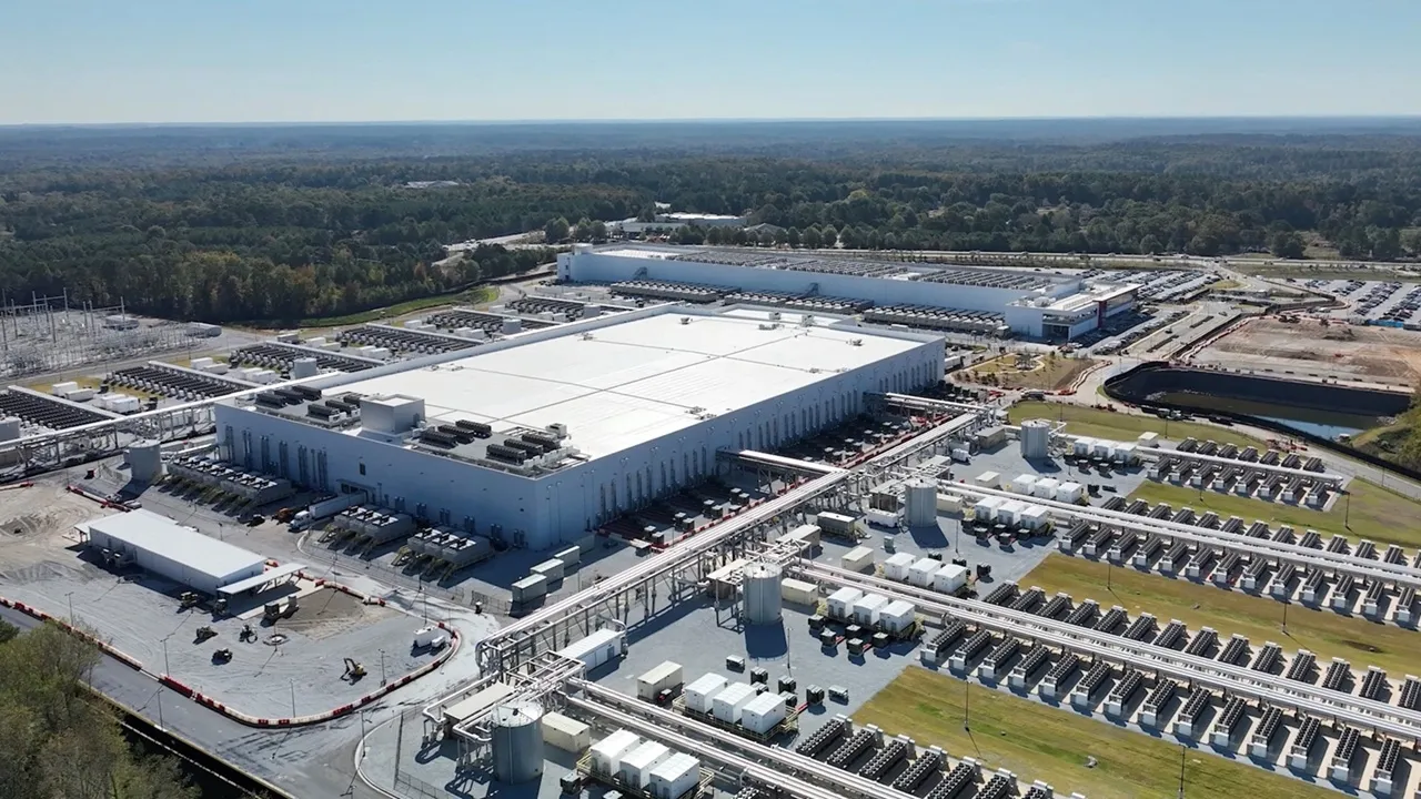 Microsoft Transforms its Cloud Supply Chain with Optimization and Generative AI