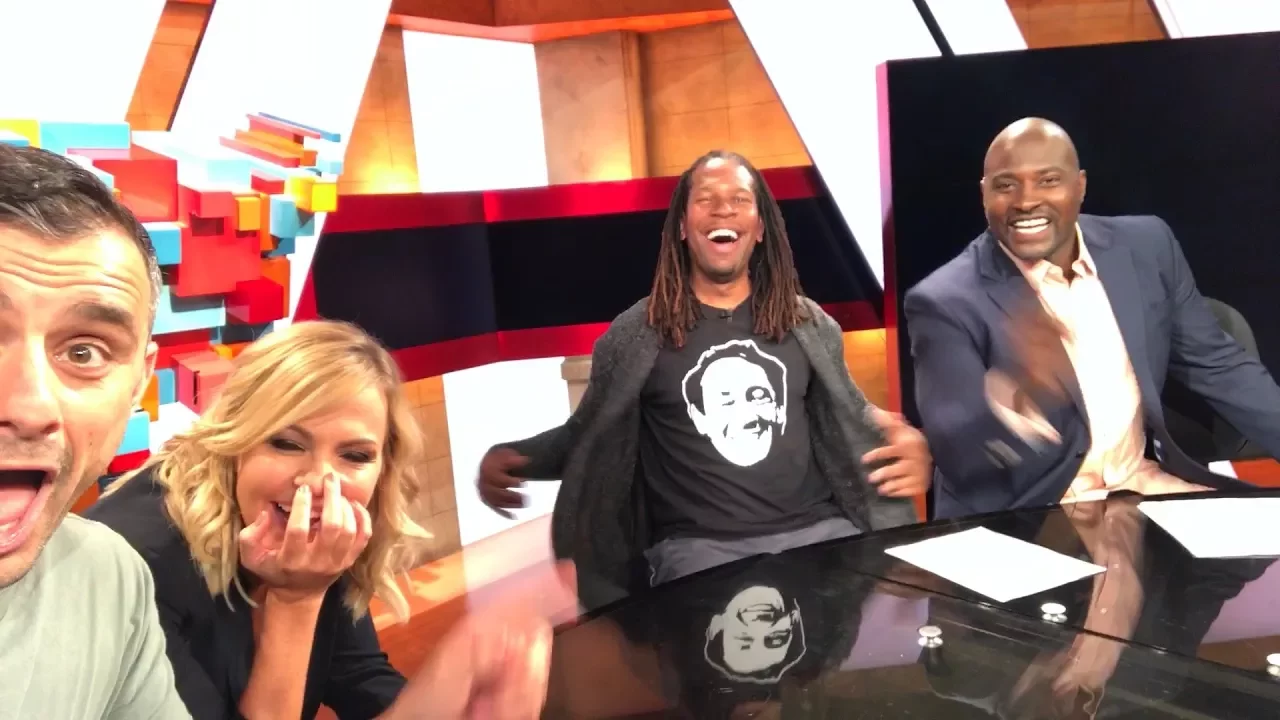 2000 PEOPLE, 4 HOURS AND 1 ENTREPRENEUR AT SHOE PALACE, MELROSE, LOS ANGELES | DAILYVEE 276