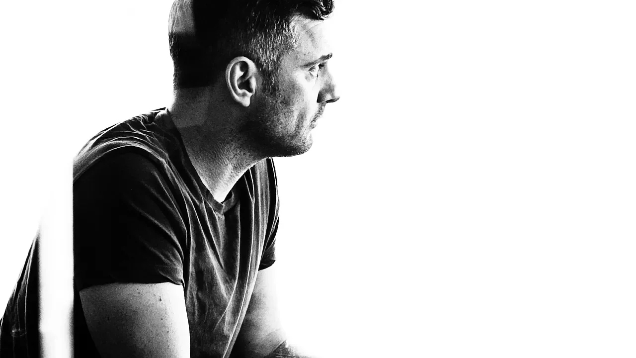 HOW VAYNERMEDIA THINKS ABOUT SOCIAL MEDIA | DAILYVEE 241