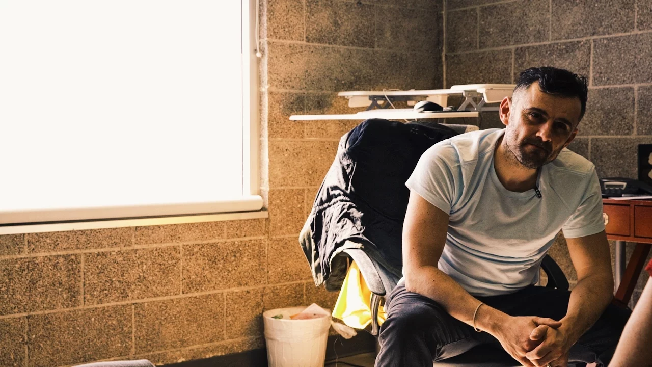 COMMERCIALS THAT MAKE YOU WANT TO BUY THE PRODUCT | DailyVee 227