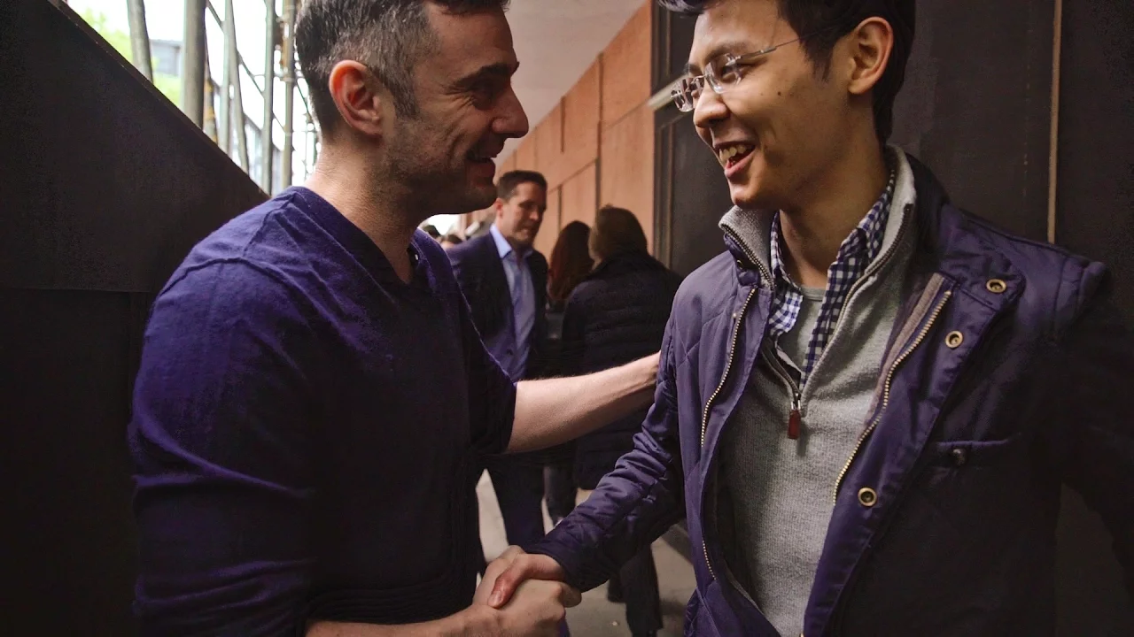 WHY YOU SHOULD VLOG | DailyVee 222