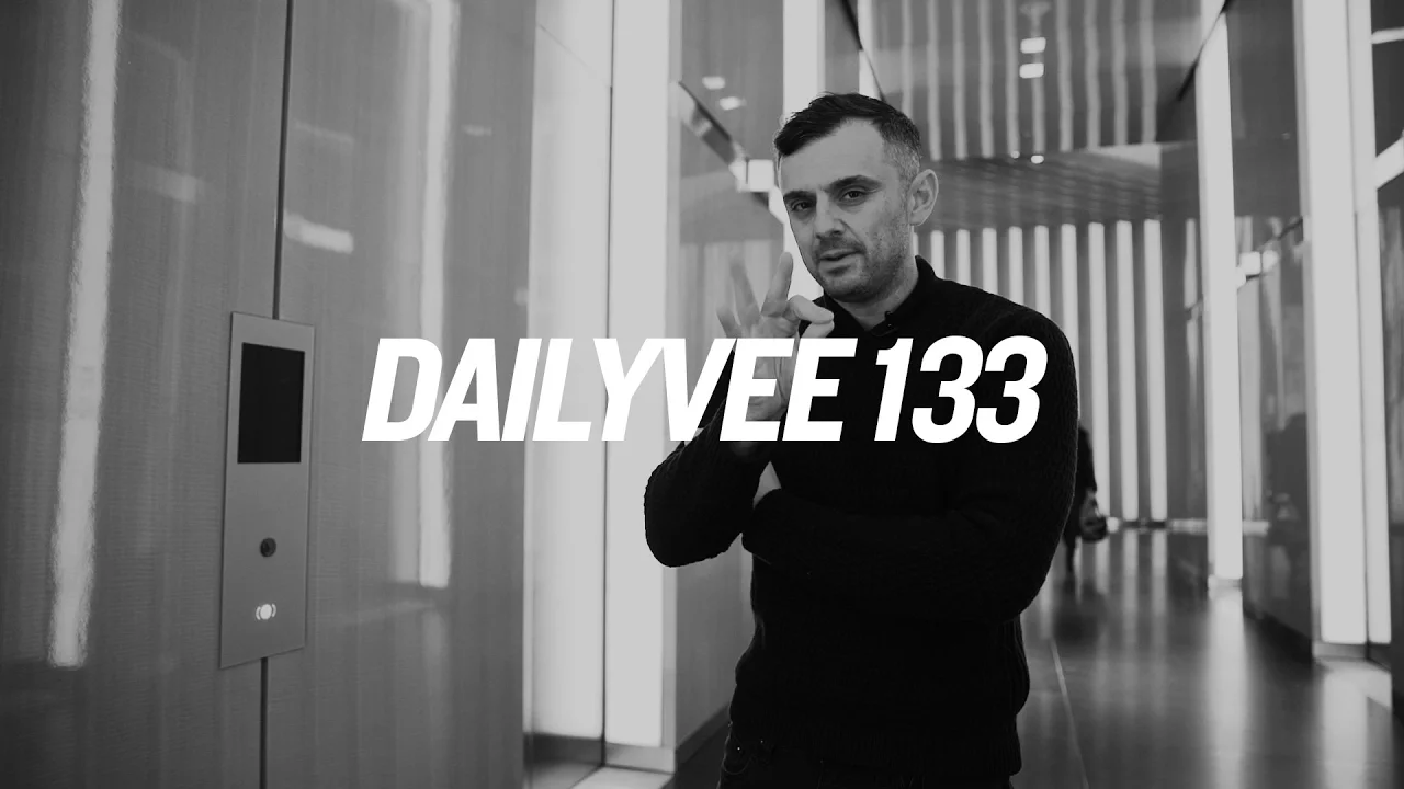 FLIPPING THROUGH THE DAY | DailyVee 133
